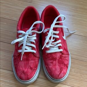 Nike SB Red Patterned Sneakers with White Laces size 5Y